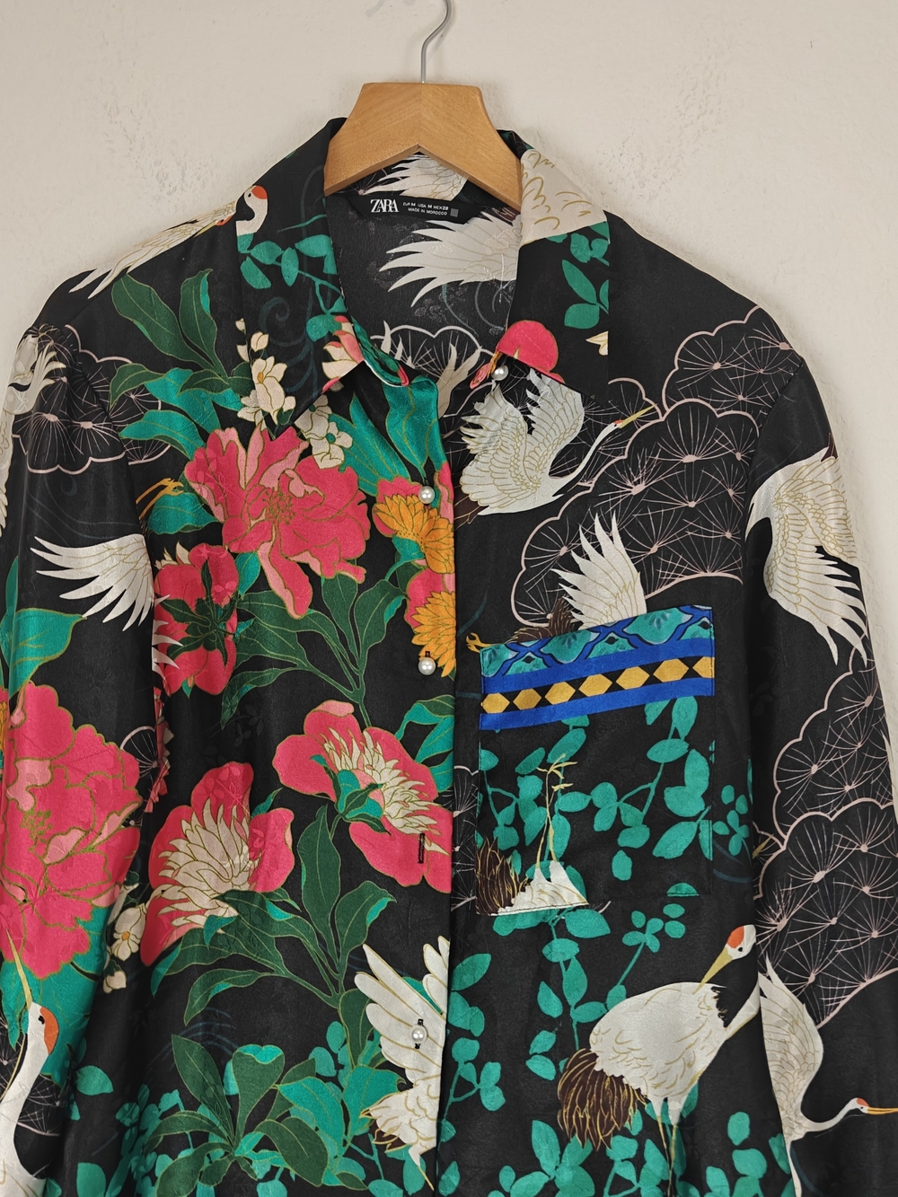 Zara Oriental Crane Satin Blouse Floral Bird Print Black Pink Green Size M - Picture 4 of 16